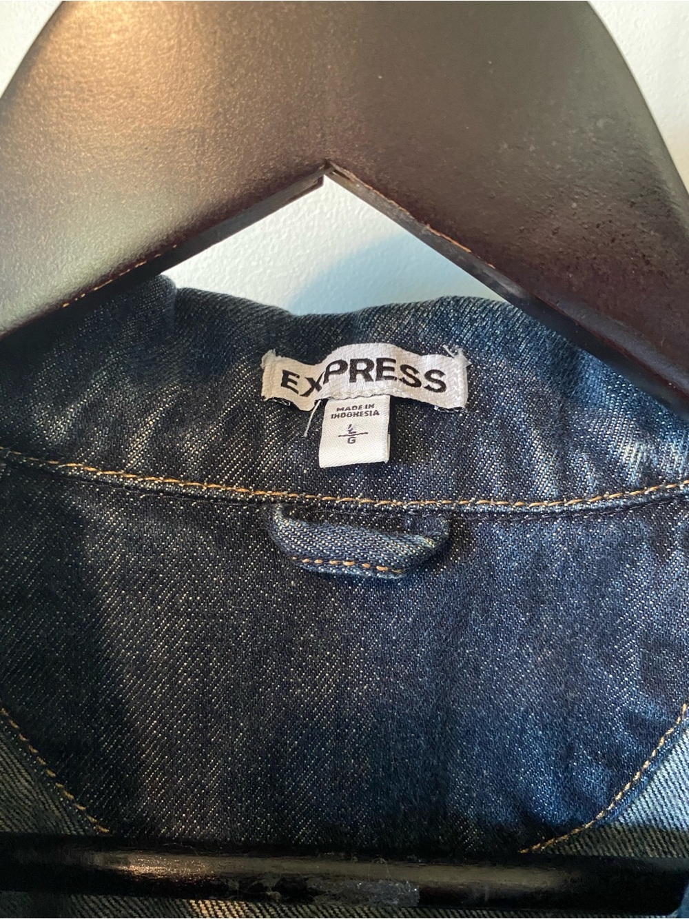 Cropped Jean Jacket - Picture 4 of 5